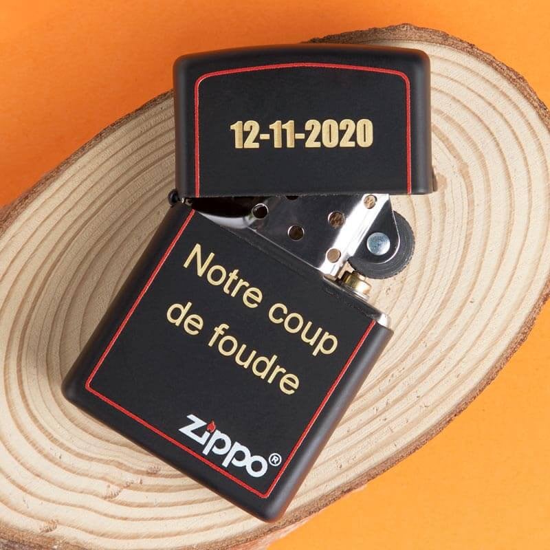 Zippo noir bordure rouge