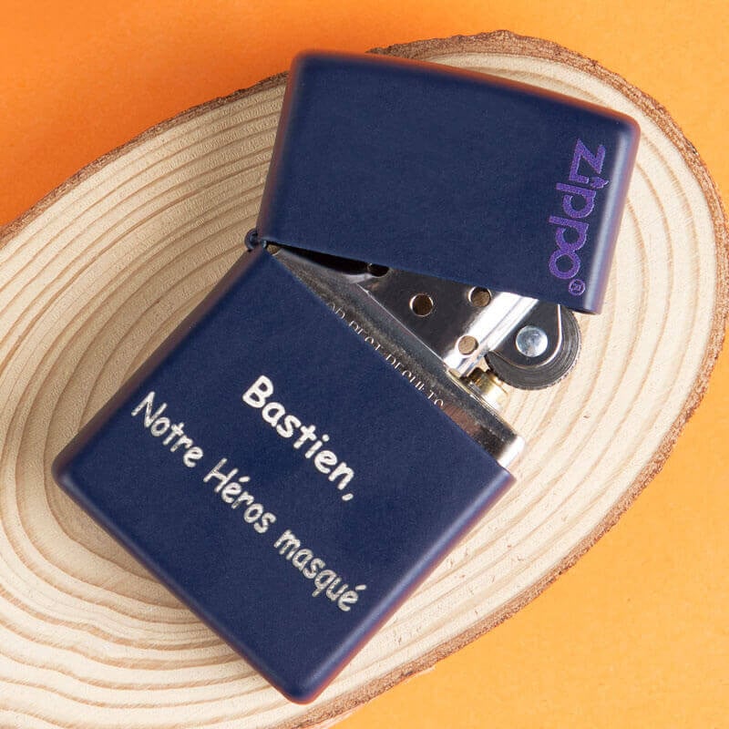 Briquet Zippo navy gravé