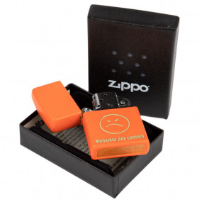 Zippo orange dans sa boite