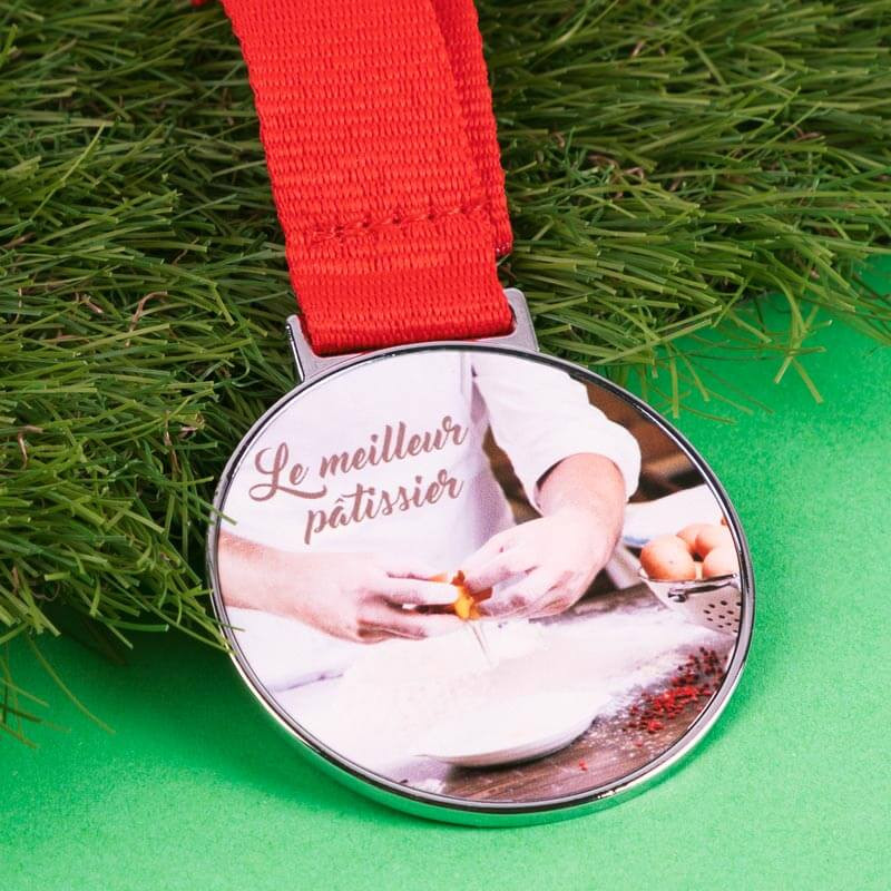 Médaille sportive argentée personnalisée