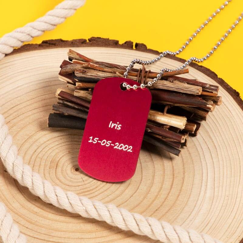 Dog tag rouge gravé Dog tag rouge gravé