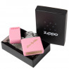 Zippo rose dans sa boite