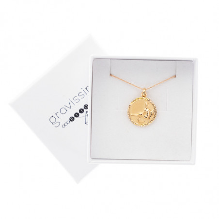 Pendentif vierge gravé dans son écrin Pendentif vierge gravé dans son écrin